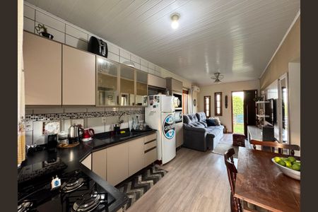 Casa à venda com 300m², 2 quartos e 2 vagasCozinha