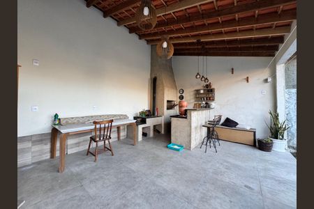 Casa à venda com 300m², 2 quartos e 2 vagasÁrea comum