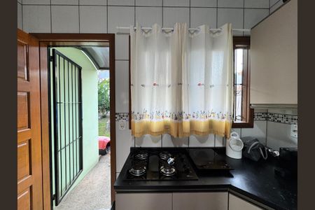 Casa à venda com 300m², 2 quartos e 2 vagasCozinha