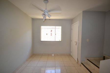 Casa para alugar com 70m², 2 quartos e 1 vagaSala