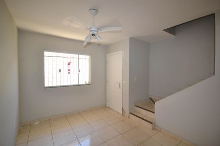 Casa para alugar com 70m², 2 quartos e 1 vagaSala