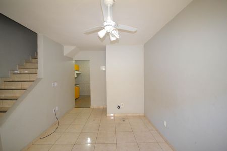 Casa para alugar com 70m², 2 quartos e 1 vagaSala