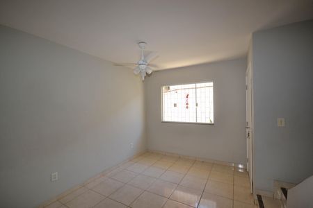 Casa para alugar com 70m², 2 quartos e 1 vagaSala