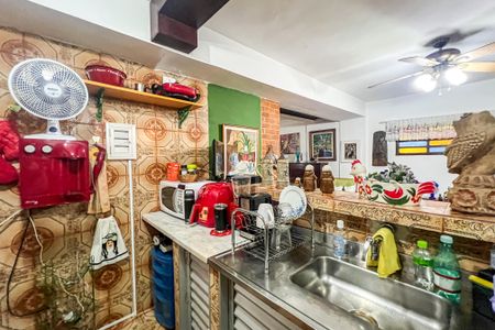 Casa de condomínio para alugar com 210m², 3 quartos e 2 vagasCozinha