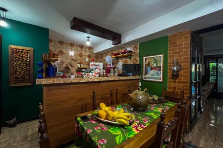 Casa de condomínio para alugar com 210m², 3 quartos e 2 vagasSala