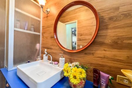 Casa de condomínio para alugar com 210m², 3 quartos e 2 vagasBanheiro Social