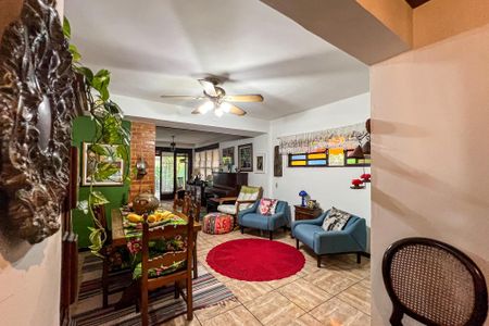 Casa de condomínio para alugar com 210m², 3 quartos e 2 vagasSala