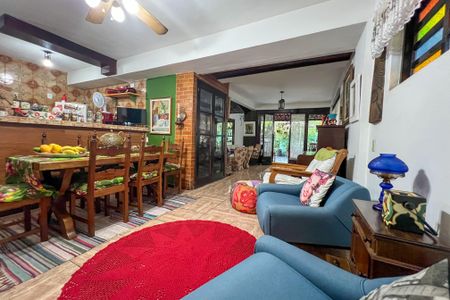 Casa de condomínio para alugar com 210m², 3 quartos e 2 vagasSala