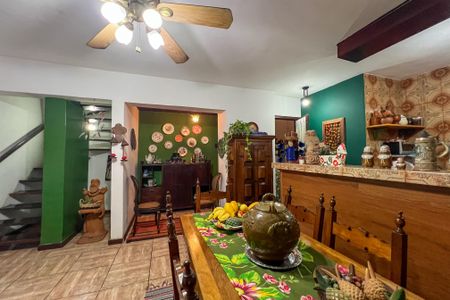 Casa de condomínio para alugar com 210m², 3 quartos e 2 vagasSala