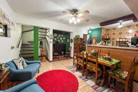 Casa de condomínio para alugar com 210m², 3 quartos e 2 vagasSala