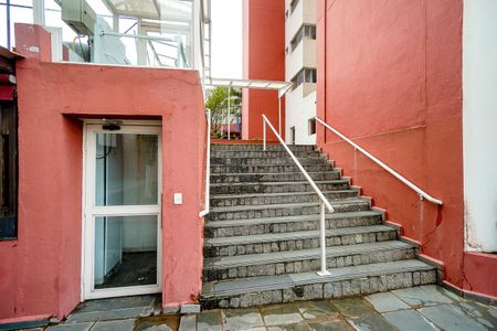 Apartamento à venda com 73m², 2 quartos e 1 vagaElevador acessível