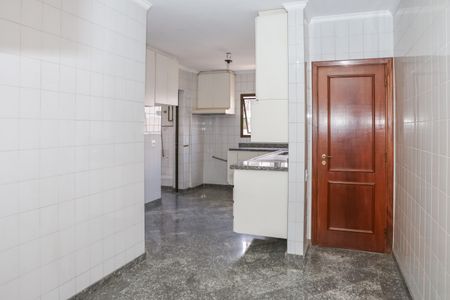 Apartamento para alugar com 180m², 4 quartos e 3 vagas Apartamento para alugar com 180m², 4 quartos e 3 vagasCozinha