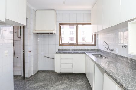 Apartamento para alugar com 180m², 4 quartos e 3 vagas Apartamento para alugar com 180m², 4 quartos e 3 vagasCozinha