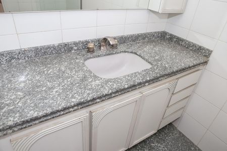 Apartamento para alugar com 180m², 4 quartos e 3 vagas Apartamento para alugar com 180m², 4 quartos e 3 vagasBanheiro da Suíte 2