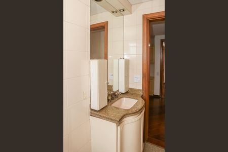 Apartamento para alugar com 180m², 4 quartos e 3 vagas Apartamento para alugar com 180m², 4 quartos e 3 vagasBanheiro Social