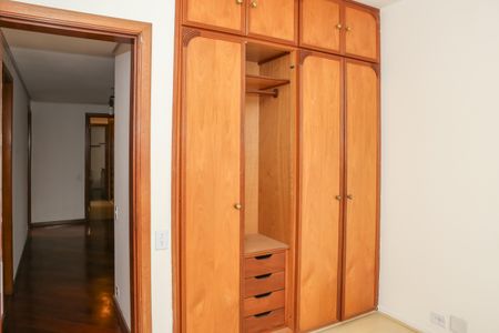 Apartamento para alugar com 180m², 4 quartos e 3 vagas Apartamento para alugar com 180m², 4 quartos e 3 vagasQuarto 4