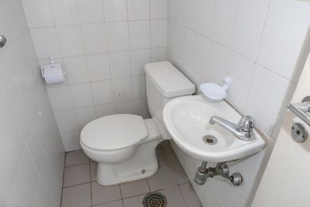 Apartamento para alugar com 180m², 4 quartos e 3 vagas Apartamento para alugar com 180m², 4 quartos e 3 vagasBanheiro de Serviço