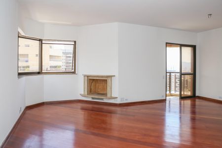 Apartamento para alugar com 180m², 4 quartos e 3 vagas Apartamento para alugar com 180m², 4 quartos e 3 vagasSala