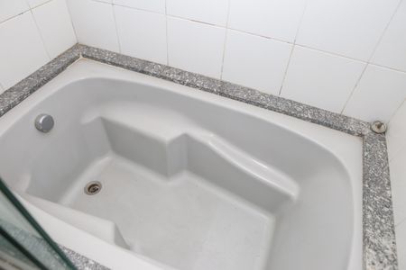 Apartamento para alugar com 180m², 4 quartos e 3 vagas Apartamento para alugar com 180m², 4 quartos e 3 vagasBanheiro da Suíte 2