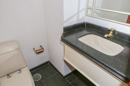 Apartamento para alugar com 180m², 4 quartos e 3 vagas Apartamento para alugar com 180m², 4 quartos e 3 vagasLavabo