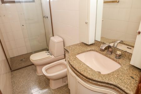 Apartamento para alugar com 180m², 4 quartos e 3 vagas Apartamento para alugar com 180m², 4 quartos e 3 vagasBanheiro Social