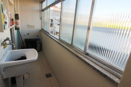 Apartamento à venda com 65m², 3 quartos e 1 vagaÁrea de Serviço