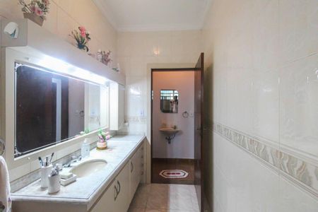 Casa à venda com 290m², 6 quartos e 2 vagasBanheiro 2