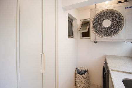 Apartamento à venda com 67m², 2 quartos e 1 vaga Apartamento à venda com 67m², 2 quartos e 1 vagaÁrea de Serviço