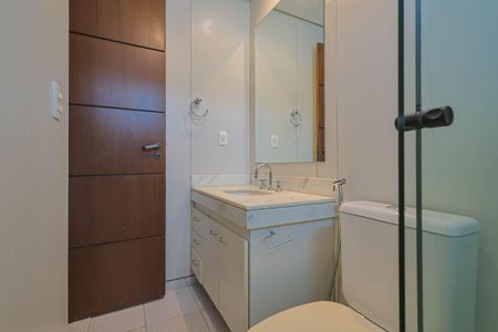 Casa à venda com 250m², 3 quartos e 2 vagas Casa à venda com 250m², 3 quartos e 2 vagasBanheiro