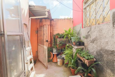 Casa para alugar com 63m², 2 quartos e 1 vagaQuintal