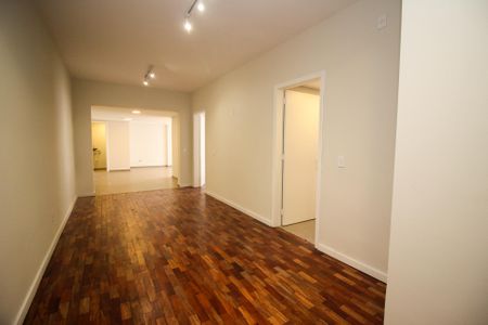 Apartamento à venda com 157m², 2 quartos e 2 vagasSala de estar