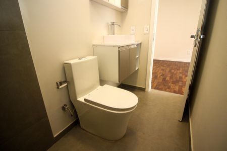 Apartamento à venda com 157m², 2 quartos e 2 vagasBanheiro da Suíte 2