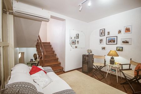 Casa à venda com 306m², 3 quartos e 2 vagas Casa à venda com 306m², 3 quartos e 2 vagasSala