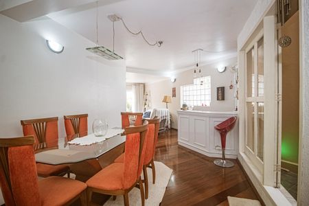 Casa à venda com 306m², 3 quartos e 2 vagas Casa à venda com 306m², 3 quartos e 2 vagasSala