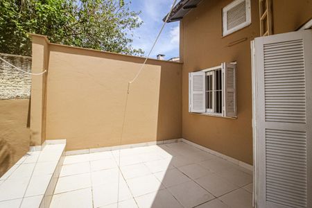 Casa à venda com 306m², 3 quartos e 2 vagas Casa à venda com 306m², 3 quartos e 2 vagasvaranda 2