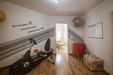 Casa à venda com 306m², 3 quartos e 2 vagas Casa à venda com 306m², 3 quartos e 2 vagasAcademia