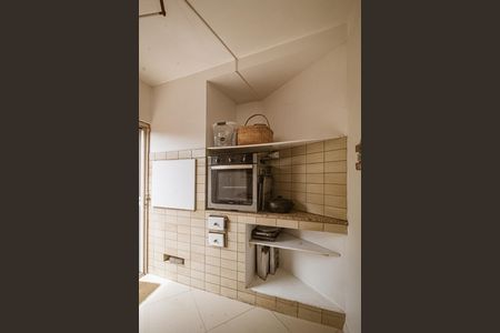 Casa à venda com 306m², 3 quartos e 2 vagas Casa à venda com 306m², 3 quartos e 2 vagasÁrea comum - Churrasqueira