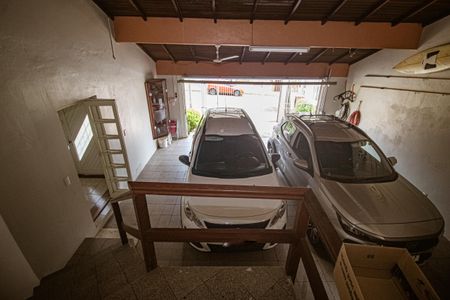 Casa à venda com 306m², 3 quartos e 2 vagas Casa à venda com 306m², 3 quartos e 2 vagasÁrea comum -Garagem