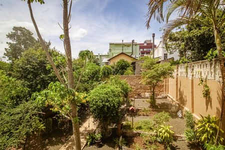 Casa à venda com 306m², 3 quartos e 2 vagas Casa à venda com 306m², 3 quartos e 2 vagasVista