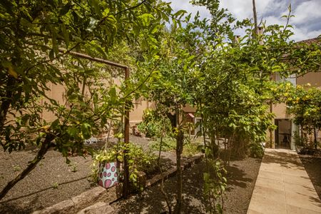 Casa à venda com 306m², 3 quartos e 2 vagas Casa à venda com 306m², 3 quartos e 2 vagasÁrea comum