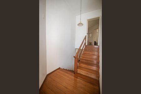 Casa à venda com 306m², 3 quartos e 2 vagas Casa à venda com 306m², 3 quartos e 2 vagasCorredor