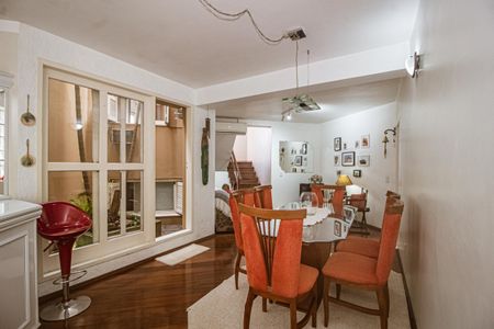 Casa à venda com 306m², 3 quartos e 2 vagas Casa à venda com 306m², 3 quartos e 2 vagasSala