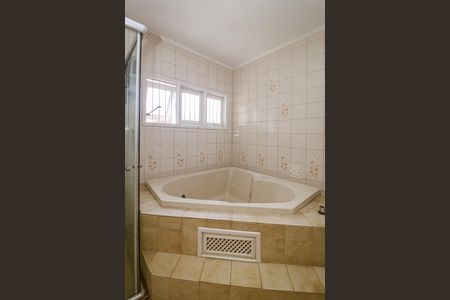 Casa à venda com 306m², 3 quartos e 2 vagas Casa à venda com 306m², 3 quartos e 2 vagasBanheiro da Suíte