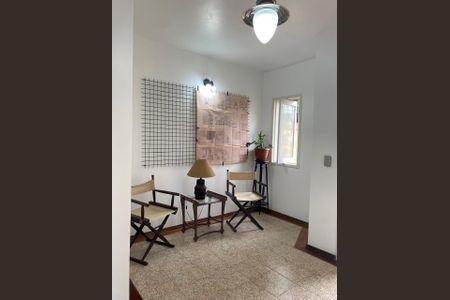 Casa à venda com 306m², 3 quartos e 2 vagas Casa à venda com 306m², 3 quartos e 2 vagasÁrea comum