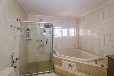 Casa à venda com 306m², 3 quartos e 2 vagas Casa à venda com 306m², 3 quartos e 2 vagasBanheiro da Suíte