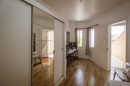 Casa à venda com 306m², 3 quartos e 2 vagas Casa à venda com 306m², 3 quartos e 2 vagasQuarto