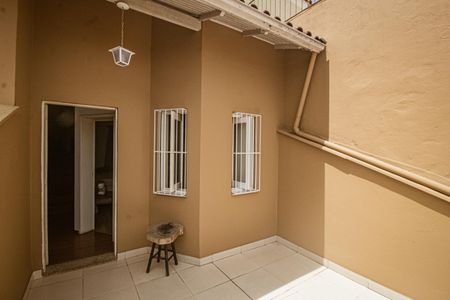Casa à venda com 306m², 3 quartos e 2 vagas Casa à venda com 306m², 3 quartos e 2 vagasVaranda