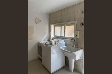 Casa à venda com 306m², 3 quartos e 2 vagas Casa à venda com 306m², 3 quartos e 2 vagasÁrea de Serviço