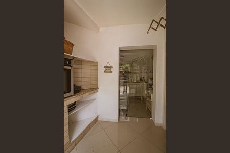 Casa à venda com 306m², 3 quartos e 2 vagas Casa à venda com 306m², 3 quartos e 2 vagasÁrea comum - Churrasqueira