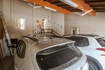 Casa à venda com 306m², 3 quartos e 2 vagas Casa à venda com 306m², 3 quartos e 2 vagasGaragem